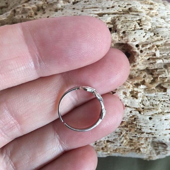 Heart and Arrow Sterling Silver Toe Ring Midi Ring - Picture 5 of 7